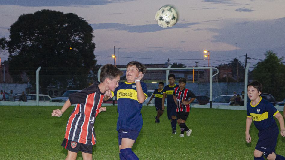 Chacarita le ganó a Boca por 2 a 0 y se clasificó en la Sub 12 del Torneo Nocturno. Foto Nacho Correa