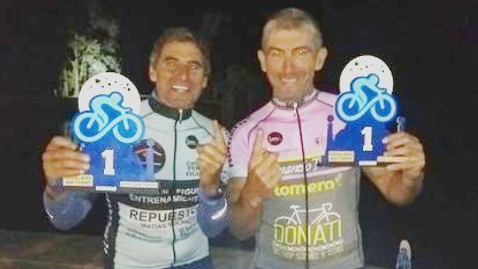 Los cacharienses Héctor Casaburi - Roberto Benavídez fueron los ganadores de la categoría Caballeros E en Las Flores. Foto: gentileza facebook Héctor Casaburi. 