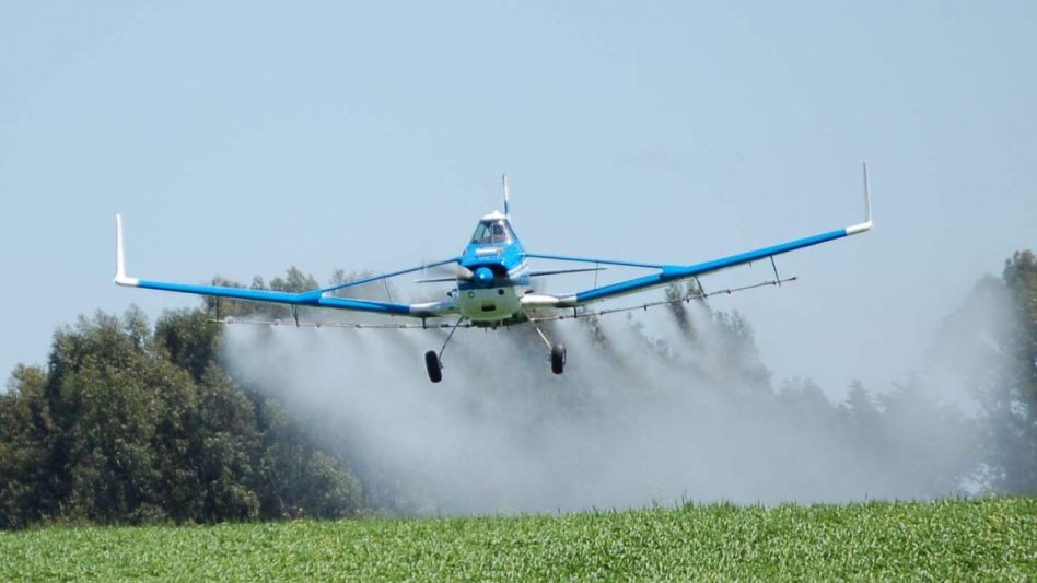 El gobierno bonaerense decidió suspender por seis meses más la resolución de Vidal sobre uso de agroquímicos. DIB