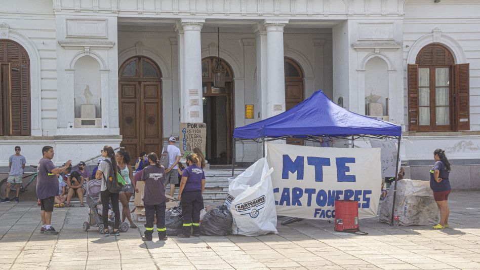 La actividad incluyó una jornada de acopio de materiales que los vecinos pudieron entregar en mano a los recuperadores.  NICOLAS MURCIA 