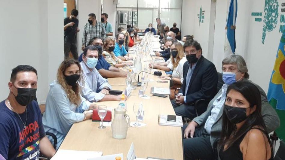 Gremios docentes bonaerenses aceptaron el aumento de 42% propuesto por el Gobierno y cerró la paritaria