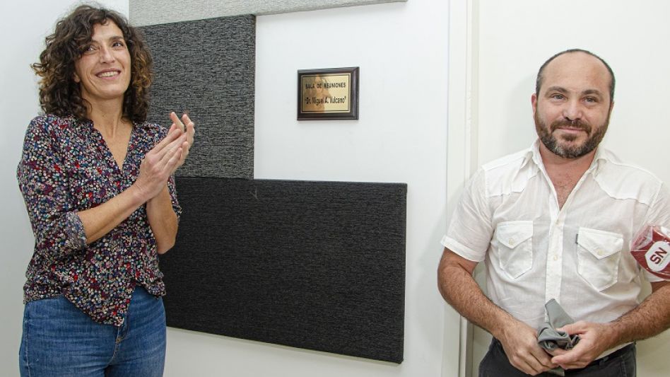  Florencia Vulcano junto a Nicolás Castiglione en el Centro de Analistas Clínicos Distrito VIII.