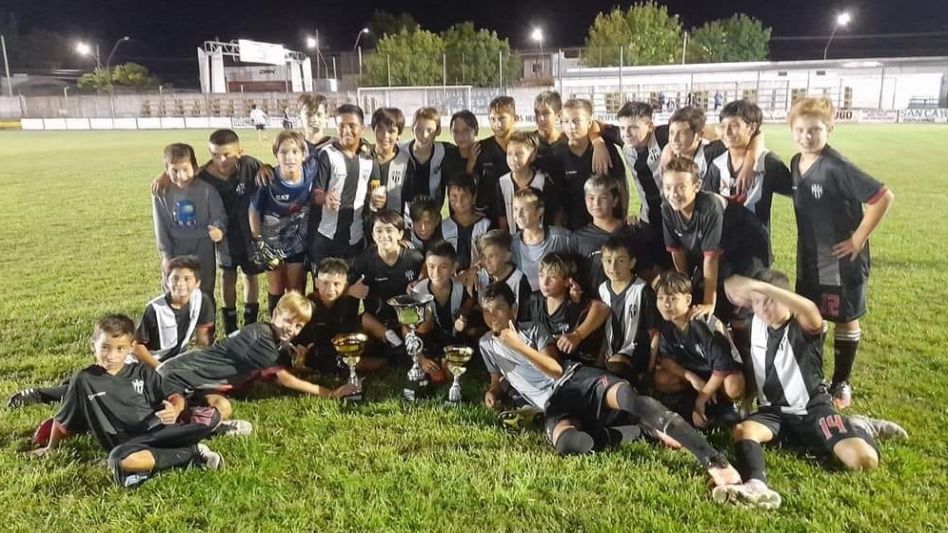 Alumni se quedó con la Copa "Carlos Hourcade"