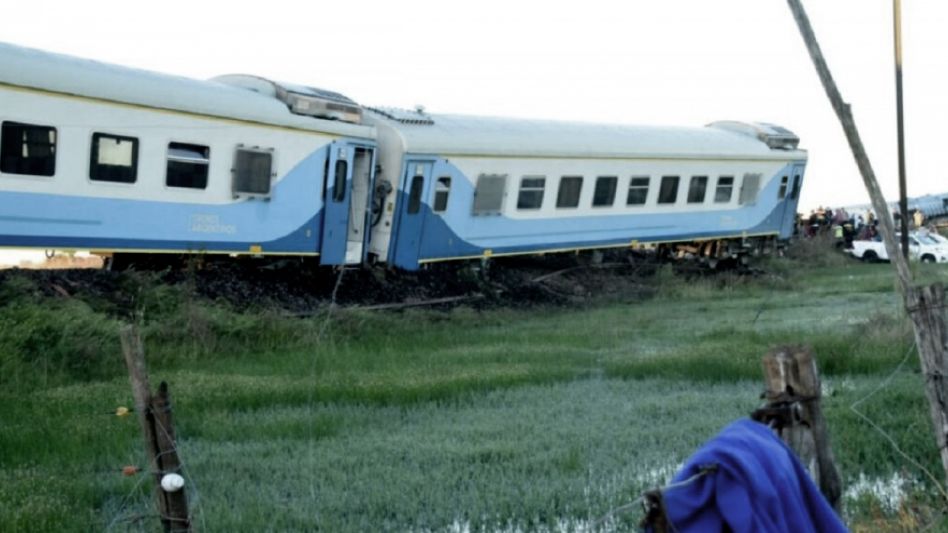 Al menos 17 heridos leves por el descarrilamiento de un tren a 10 kilómetros de Olavarría