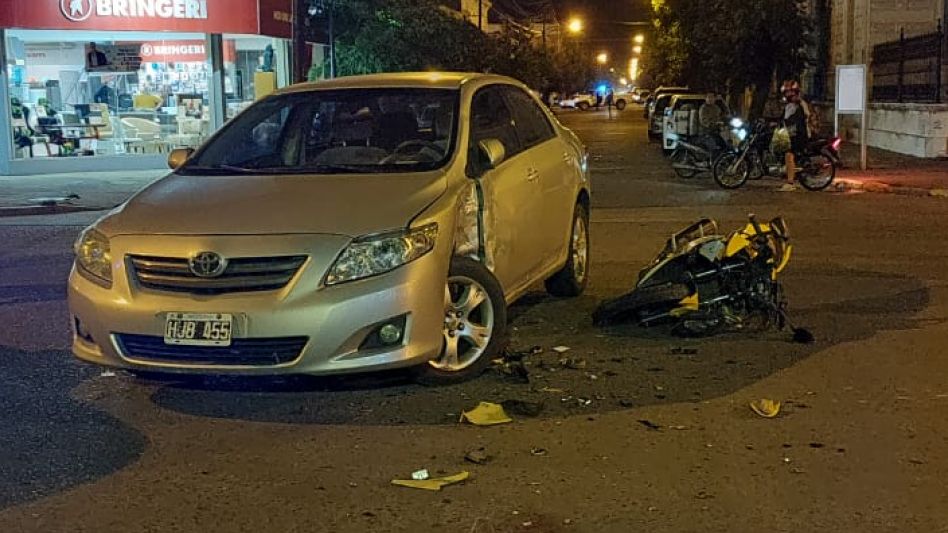 El joven que guiaba la moto que colisionó con un auto había sido llevado al Hospital Pintos para ser asistido. FOTO: CPA/PBA