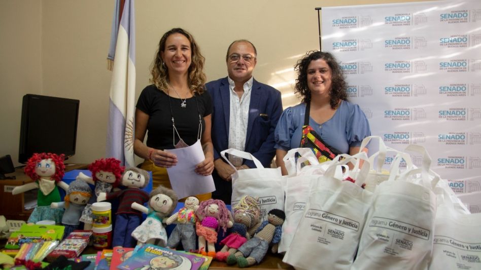 Jazmín Ocampo, Pablo Castilla y Marianela García, coordinadora territorial de la Dirección de Mujeres , Género y Diversidades del Senado
