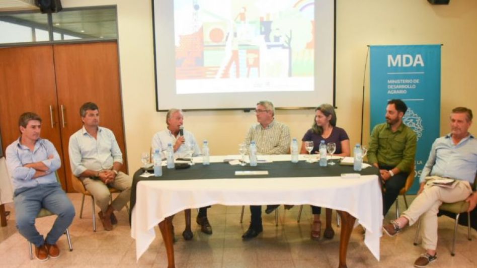 El ministro Javier Rodríguez se reunió con productores cooperativos del sudeste bonaerense. PRENSA MDA