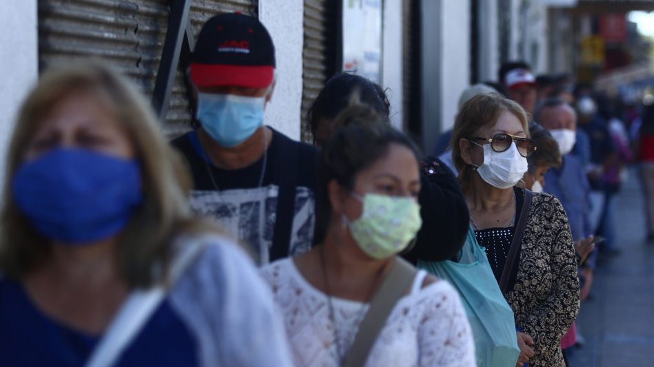 El uso de barbijo seguirá siendo obligatorio al menos "durante marzo y abril"
