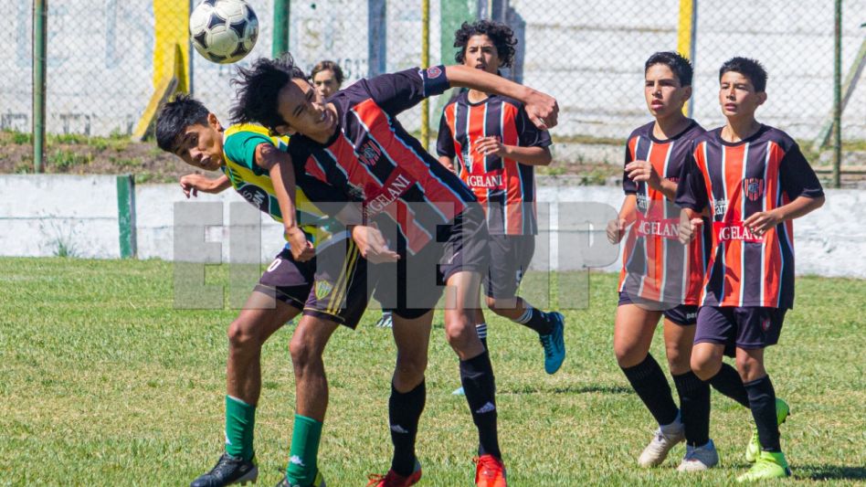 Piazza y Chacarita protagonizaron uno de los enfrentamientos del sábado. El industrial ganó en tres divisiones. Foto: Nicolás Murcia.