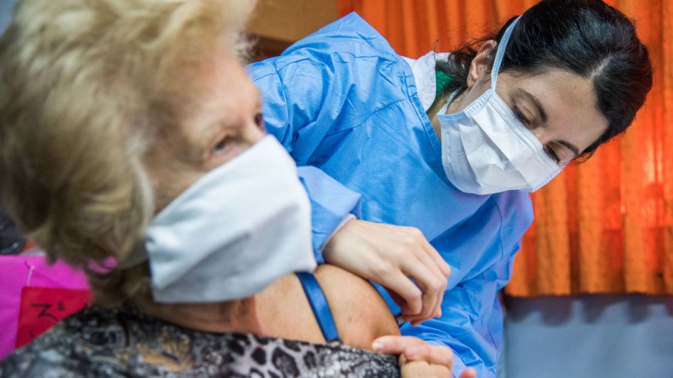 La campaña de vacunación antigripal comenzó de forma anticipada en todo el país