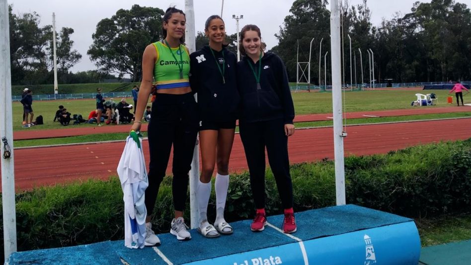 Delfina Peroggi ocupó el tercer puesto en salto largo. Foto: gentileza Escuela.