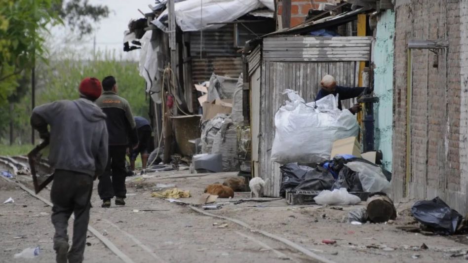 Según un informe privado, la pobreza bajó al 36,5% y es menor a la de 2019