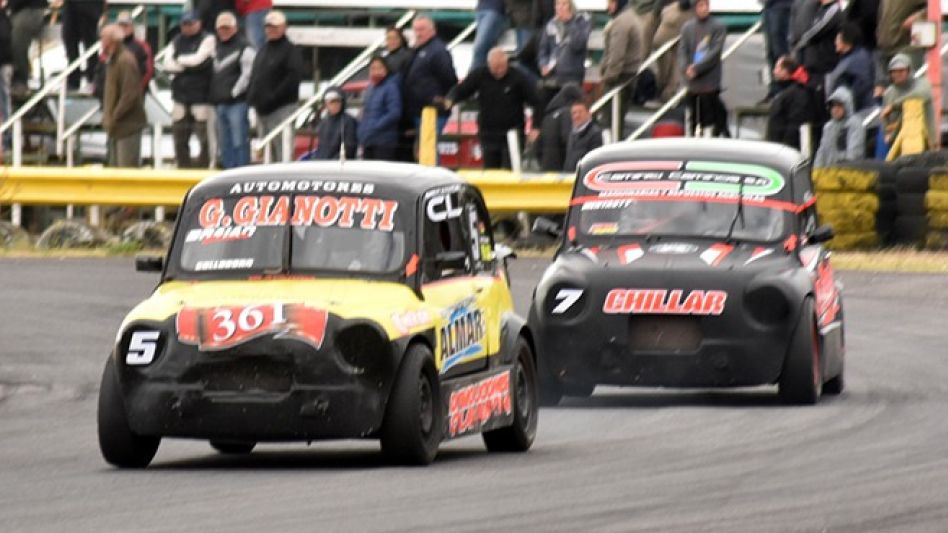 Collodoro, delante de Mentasty, en lo que fue una apasionante final. Foto: gentileza Miguel Angel Martins.