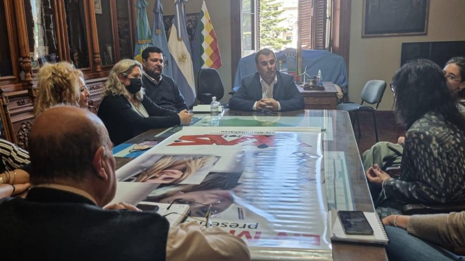 Se llevó a cabo el miércoles un encuentro de trabajo donde se analizaron las actividades del próximo 27 de abril al cumplirse un año y medio del femicidio de Eliana Mendilaharzu. PRENSA MUNICIPAL