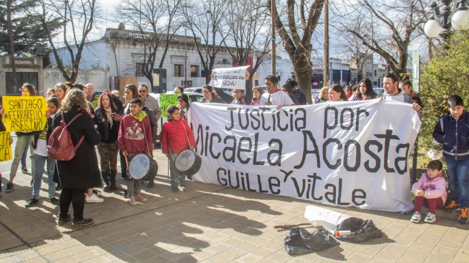 Una imagen que data de agosto de 2019, cuando familiares de dos de las víctimas fatales de este siniestro vial se movilizaron a Tribunales. N. MURCIA