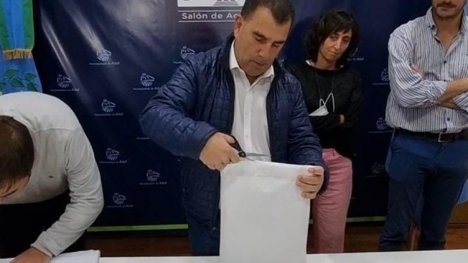 Apertura de sobres para la adquisición de una ambulancia
