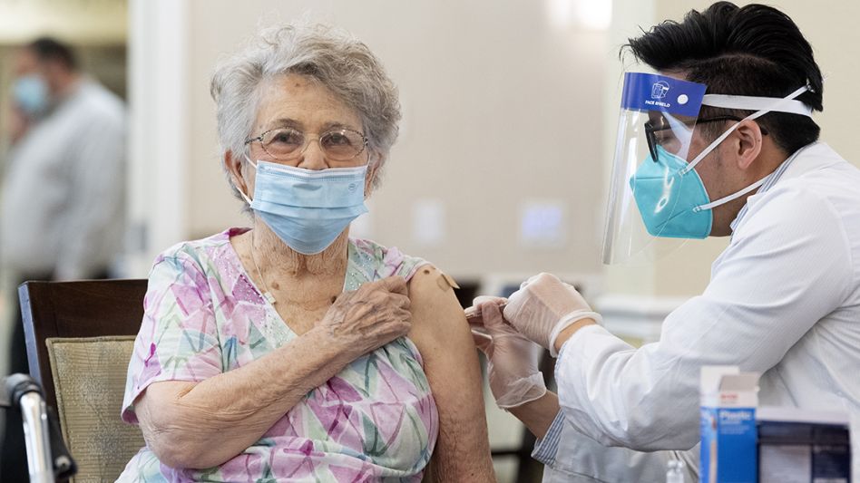 Comienza la vacunación antigripal del PAMI: conocé requisitos y dónde se aplican