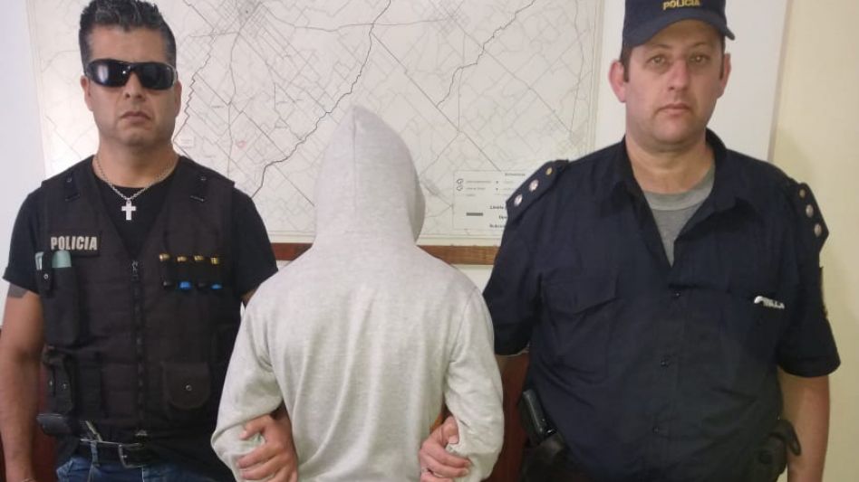 A la espera de que se consiga un cupo en una unidad penal de la zona, el imputado que tiene este hecho sigue preso en la Subcomisaría de Chillar.  ARCHIVO/SUBCOMISARÍA CHILLAR/PBA