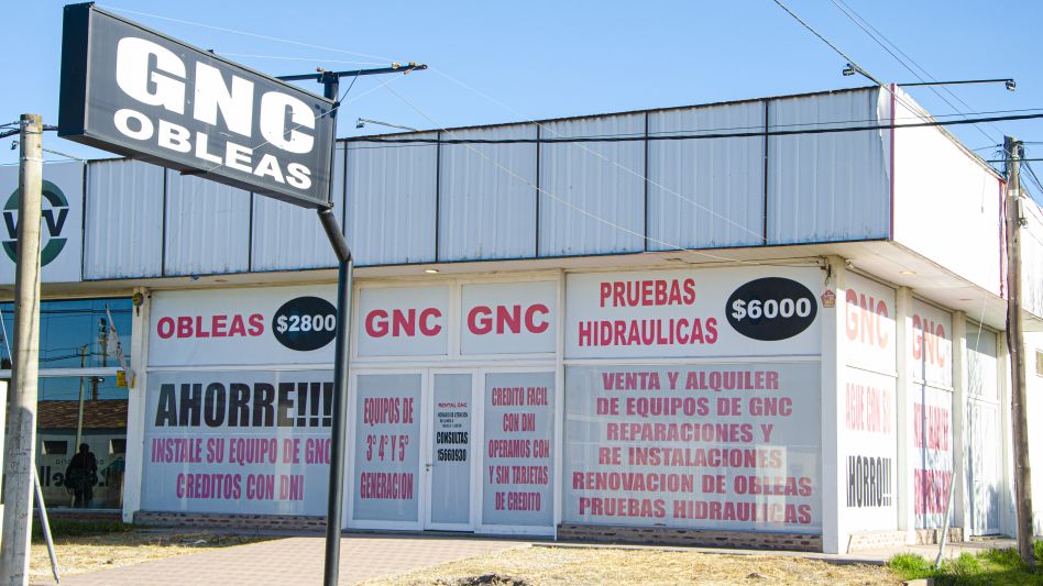 Es muy accesible hoy en día contar con un equipo de GNC en los vehículos y abaratar costos en el momento de enfrentar la crisis que azota al país.   NACHO CORREA  