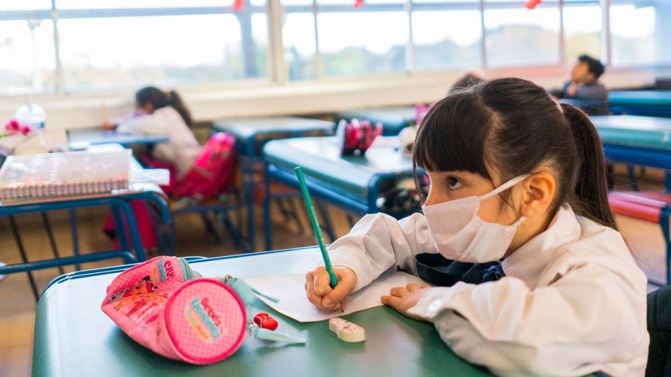 Oficializan el uso optativo del barbijo en escuelas de la provincia de Buenos Aires