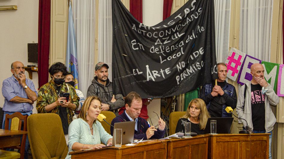El Colectivo de Artistas Autoncovocados en el Concejo Deliberante, el pasado martes.   NACHO CORREA   