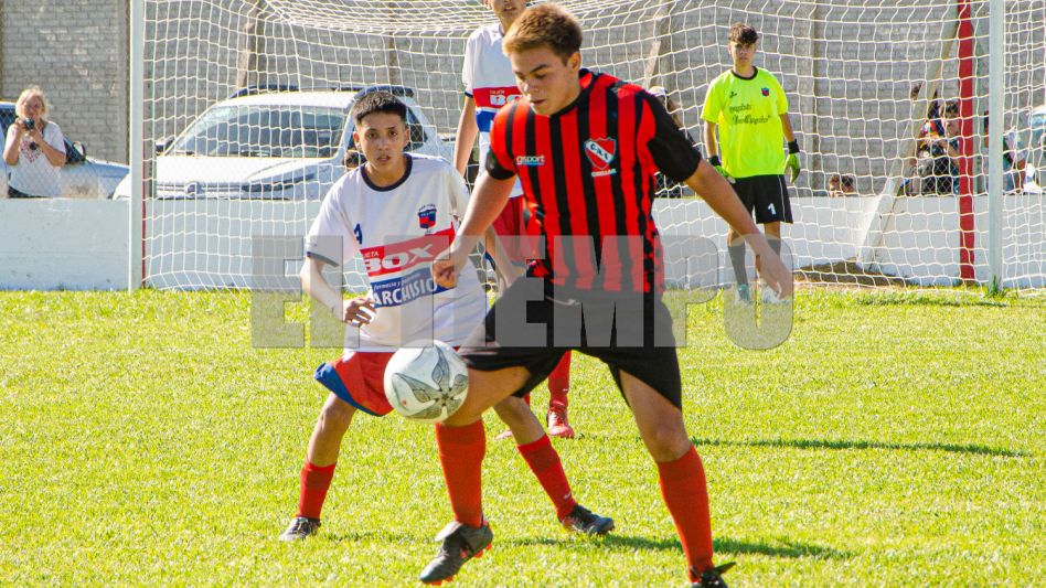 Mañana se jugará la sexta fecha del Torneo Apertura de Divisiones Inferiores del fútbol local. ARCHIVO / NACHO CORREA