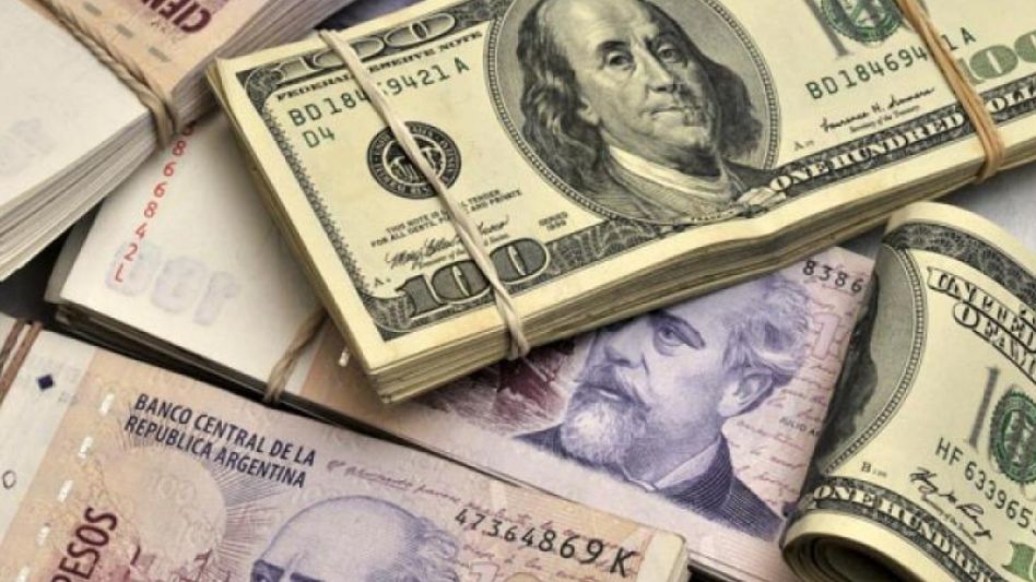 El dólar blue subió $8 en una semana, el mayor incremento en tres meses