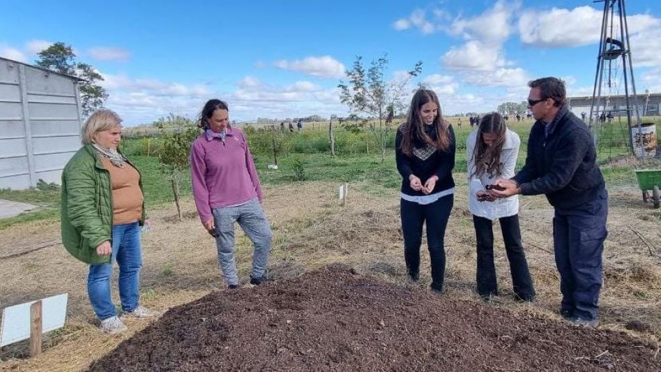 Actividad en la Escuela Agraria en el Día Internacional de la Madre Tierra
