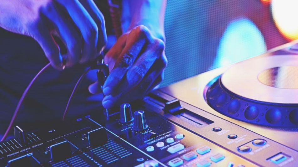 Buscan poner a bailar a la provincia con el programa de impulso a la "Electrónica Bonaerense"