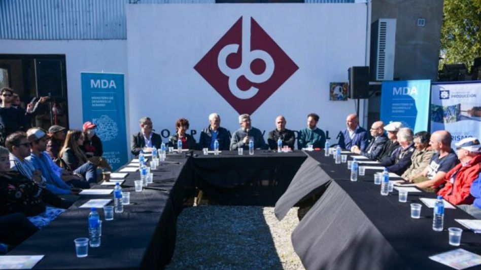 Javier Rodríguez, ministro de Desarrollo Agrario bonaerense, encabezó el III Encuentro Regional de Cooperativas Agropecuarias y Agroalimentarias de la provincia.
