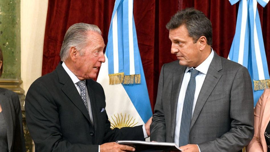 Massa recibió a la UIA para trabajar en la agenda parlamentaria de la Industria