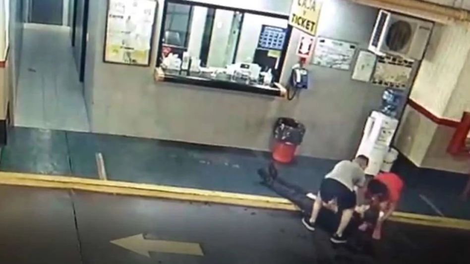 Se entregó el adolescente acusado de golpear violentamente al playero de un garage
