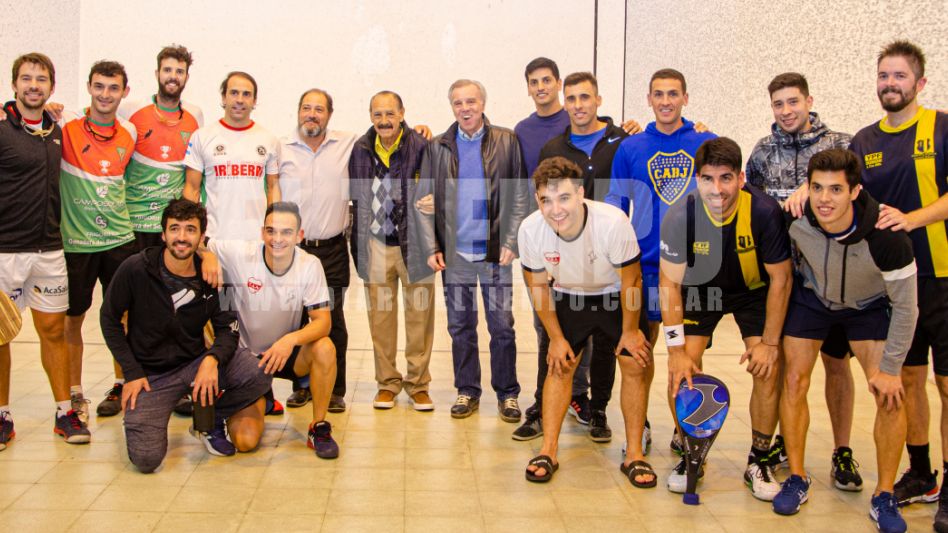 Se homenajeó a Jorge Utge, pelotari de destacada trayectoria deportiva, tanto en este país como también en el exterior, sobre todo en España, donde dejó grande recuerdos. Foto: Nacho Correa.