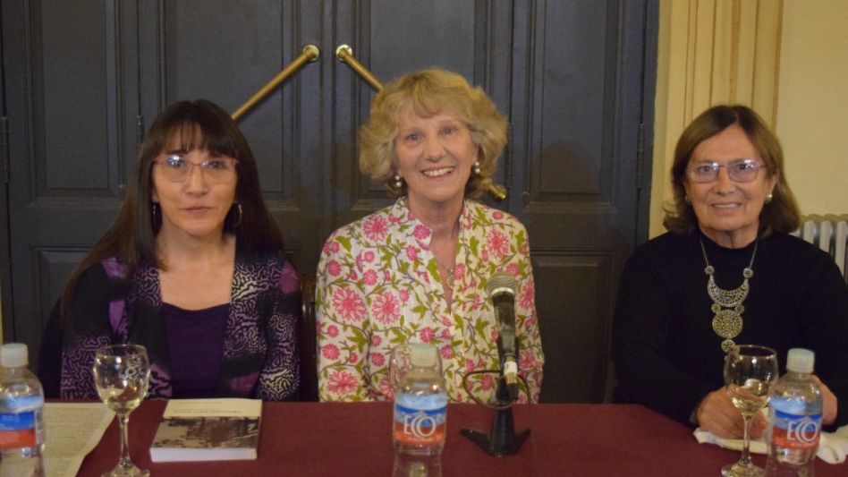 Liliana Christensen junto a Myriam Peredo y Margarita Ferrer. 