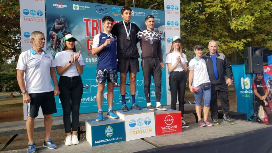 Gerónimo Dhereté terminó segundo en el Triatlón Gran Final que se realizó en Mendoza y se consagró Campeón Nacional Sub 23 y Subcampeón en la categoría Elite.
