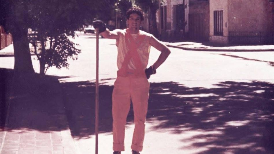 Matías Verna en su época de barrendero. 