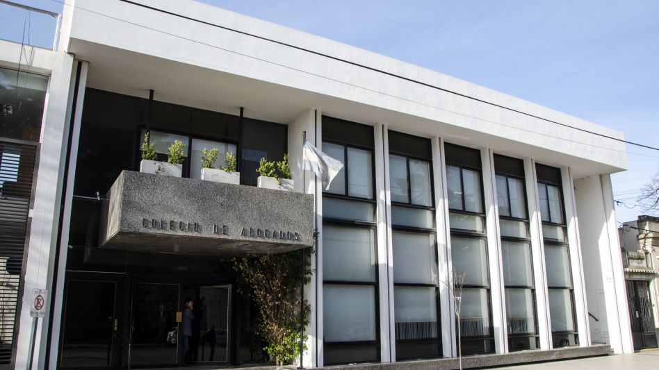 La sede del Colegio de Abogados, en Azul, será uno de los lugares de votación. También habrá mesas en las demás ciudades de la región que dependen de esa entidad.  NACHO CORREA