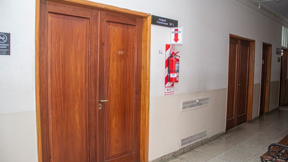 El Juzgado Correccional número 1, que en los tribunales de Azul está a cargo del magistrado Aníbal Álvarez, fue el lugar donde se desarrolló este juicio oral. NICOLÁS MURCIA
