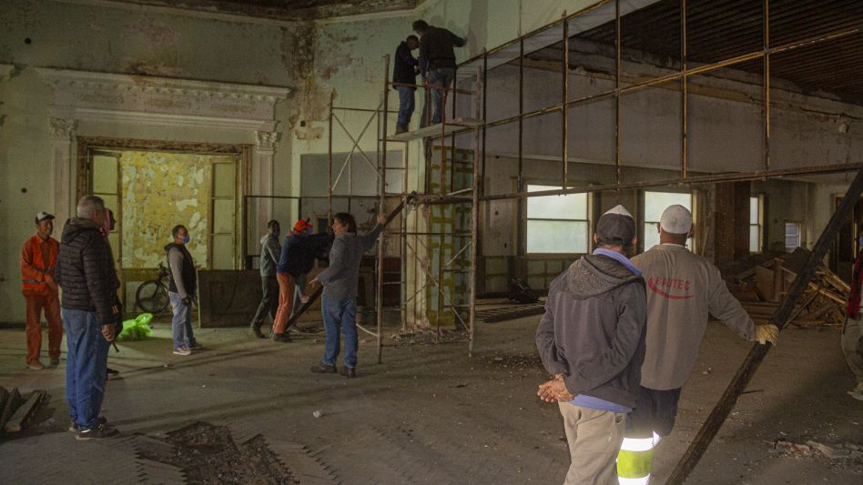 Desde la UOCRA indicaron que la semana pasada ya se comenzó a trabajar con arquitectos e ingenieros en el proyecto de remodelación del edificio donde supo funcionar el Club Social. 