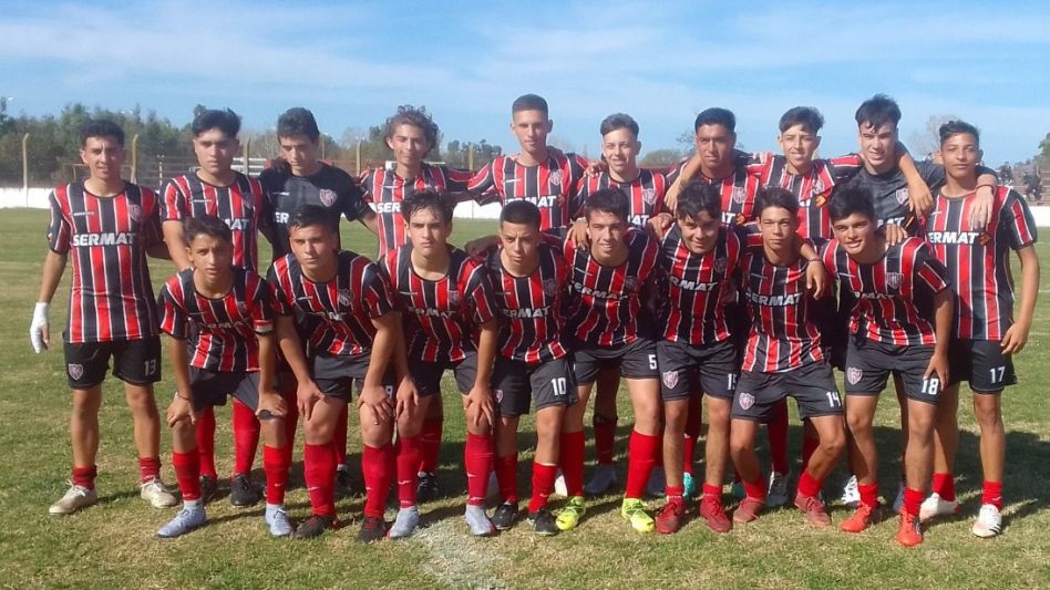 Chacarita le ganó a Athletic por 1 a 0 y es uno de los líderes de Sexta División. 