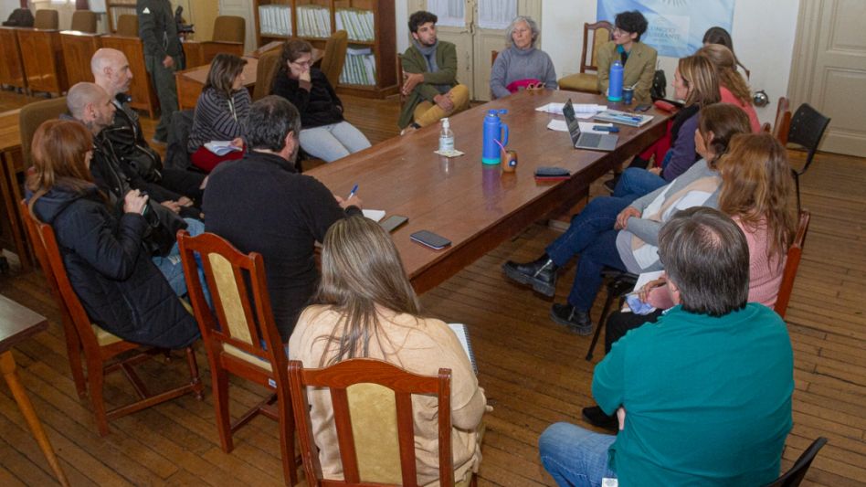 Ayer los concejales se reunieron con los Artistas Autoconvocados de Azul para dialogar sobre cuestiones que hacen al arte en la ciudad. FOTOS NICOLÁS MURCIA.