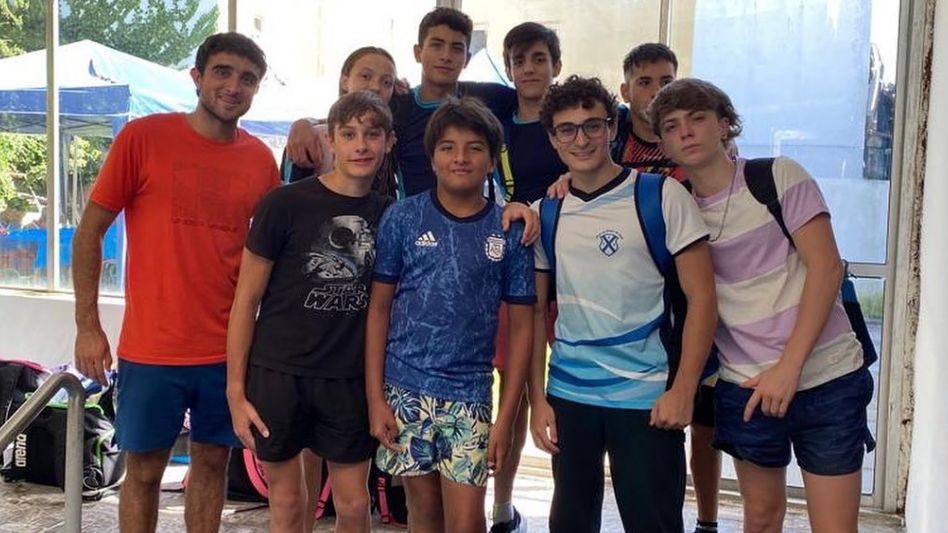 Nadadores de Remo que participaron días atrás en un torneo en Miramar.