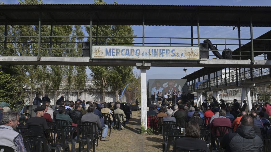 Tras 122 años, cerró el Mercado de Liniers y comienza a operar en Cañuelas