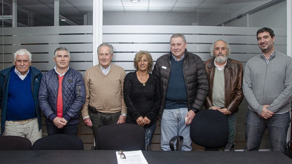 El viernes pasado se realizó en la sede de ROAS la presentación del operativo 2022 de entrega de leche fluida a las comisiones vecinales de Azul.