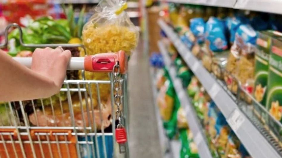 La canasta básica subió 6,2% en abril y una familia necesitó $95.250 para no ser pobre