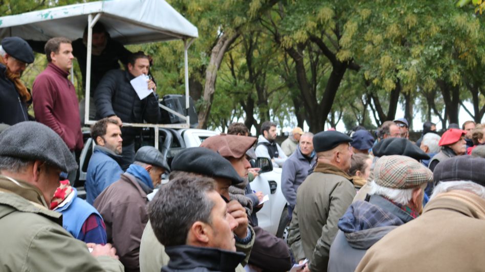 Buen marco de público y varias obligaciones de compra en el remate de Néstor I. Goenaga y Cía.