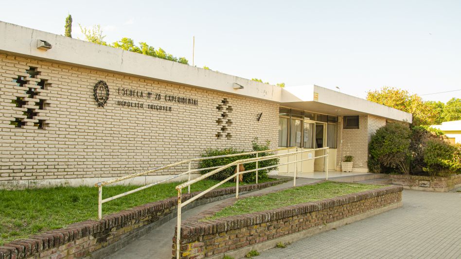 En la Escuela 28 hay tres aulas y una biblioteca sin calefacción. Padres y alumnos se concentrarán mañana a las 8 para reclamar una urgente solución a esta problemática.  NACHO CORREA
