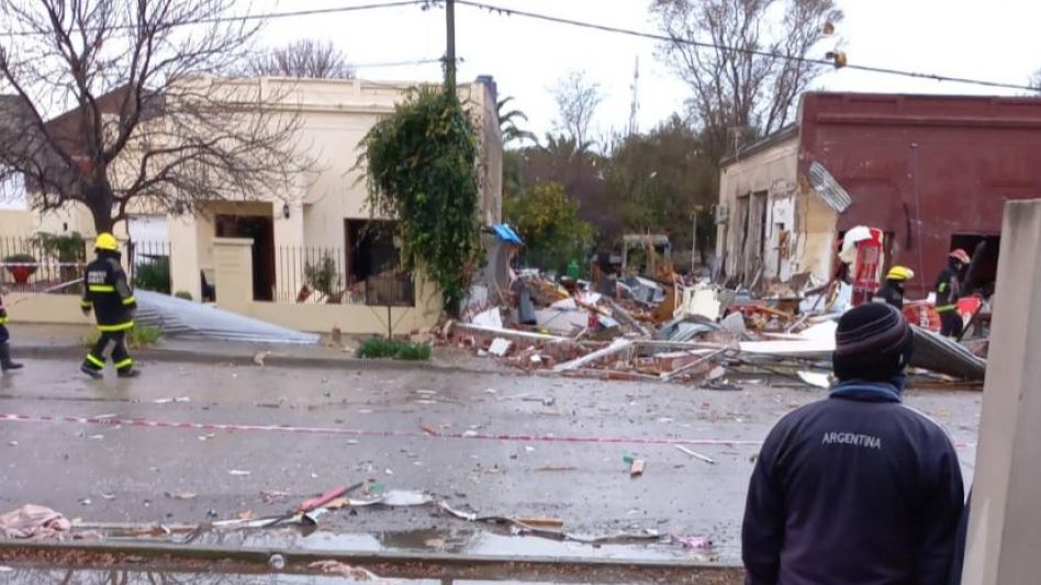 Una mujer murió en una explosión en un comercio de Oriente