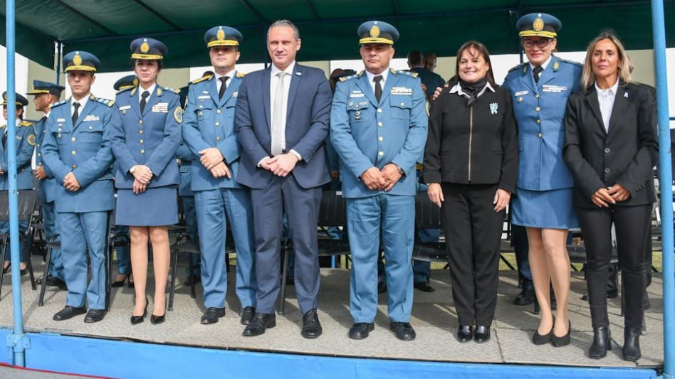 El acto fue presidido por el titular de la fuerza Xavier Areses y se desarrolló en la plaza central de ceremonia de la Escuela de Cadetes del SPB. PRENSA SPB