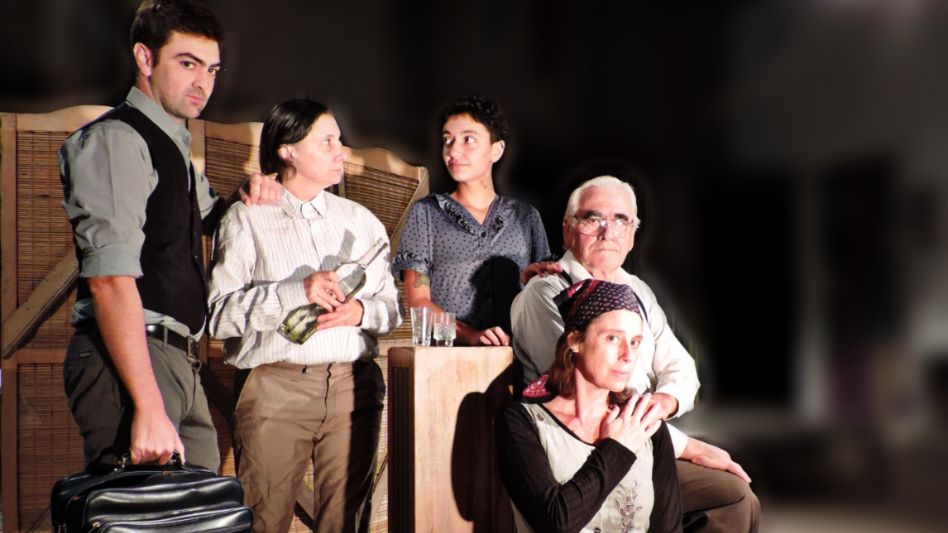 Este sábado a las 21 en el Espacio Cultural La criba, Bogliano 628 se pondrá en escena la obra que viene de Olavarría para el deleite de los amantes del teatro: El amor es un espíritu enfermo. 